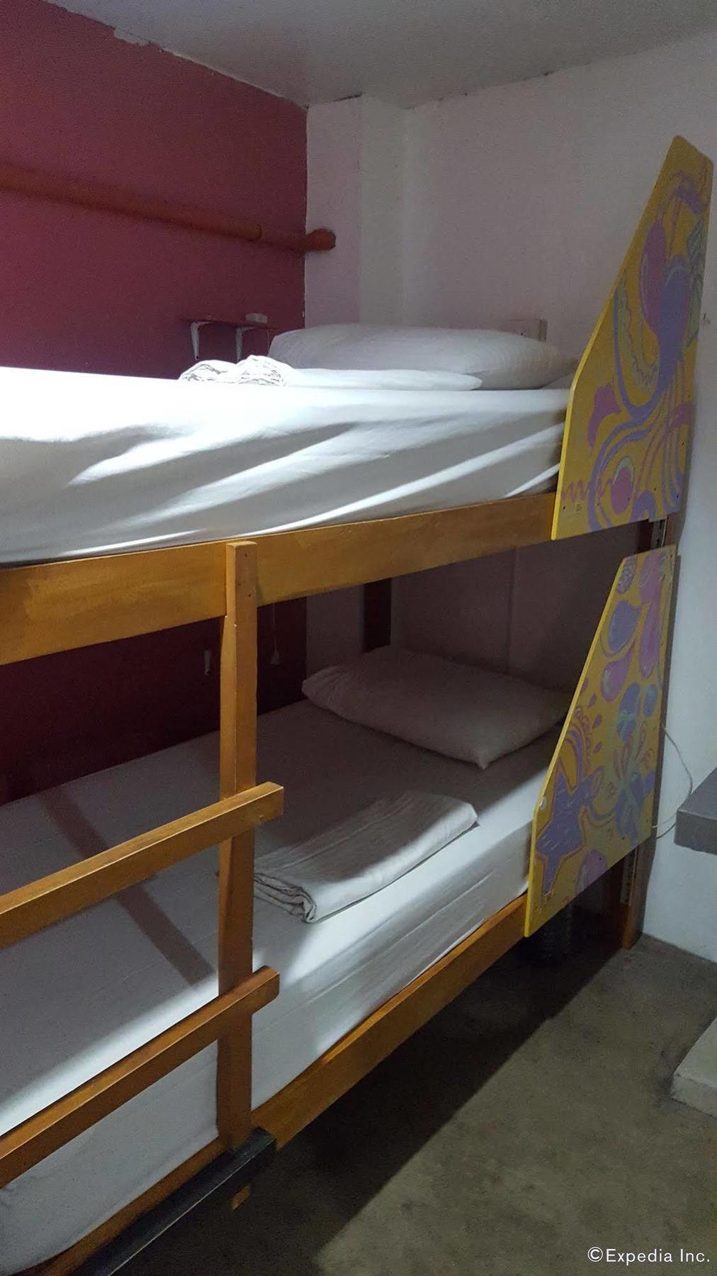 Mnl Boutique Hostel Makati City Exterior photo